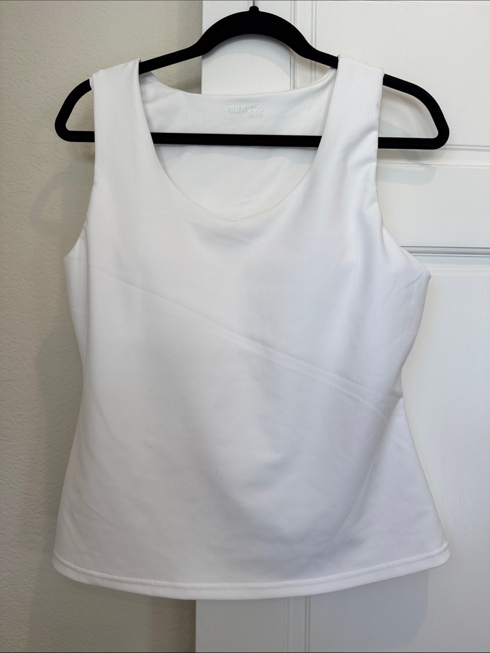 32 Degrees White Scoop Neck Tank with Wide Straps